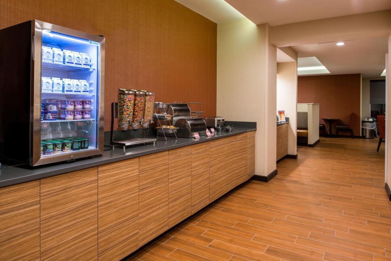 Towneplace Suites By Marriott Charleston-West Ashley Екстериор снимка