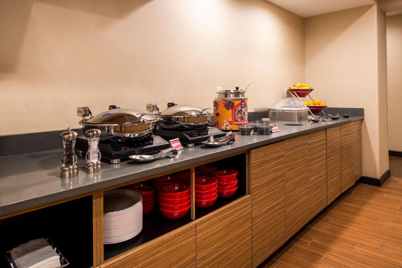 Towneplace Suites By Marriott Charleston-West Ashley Екстериор снимка